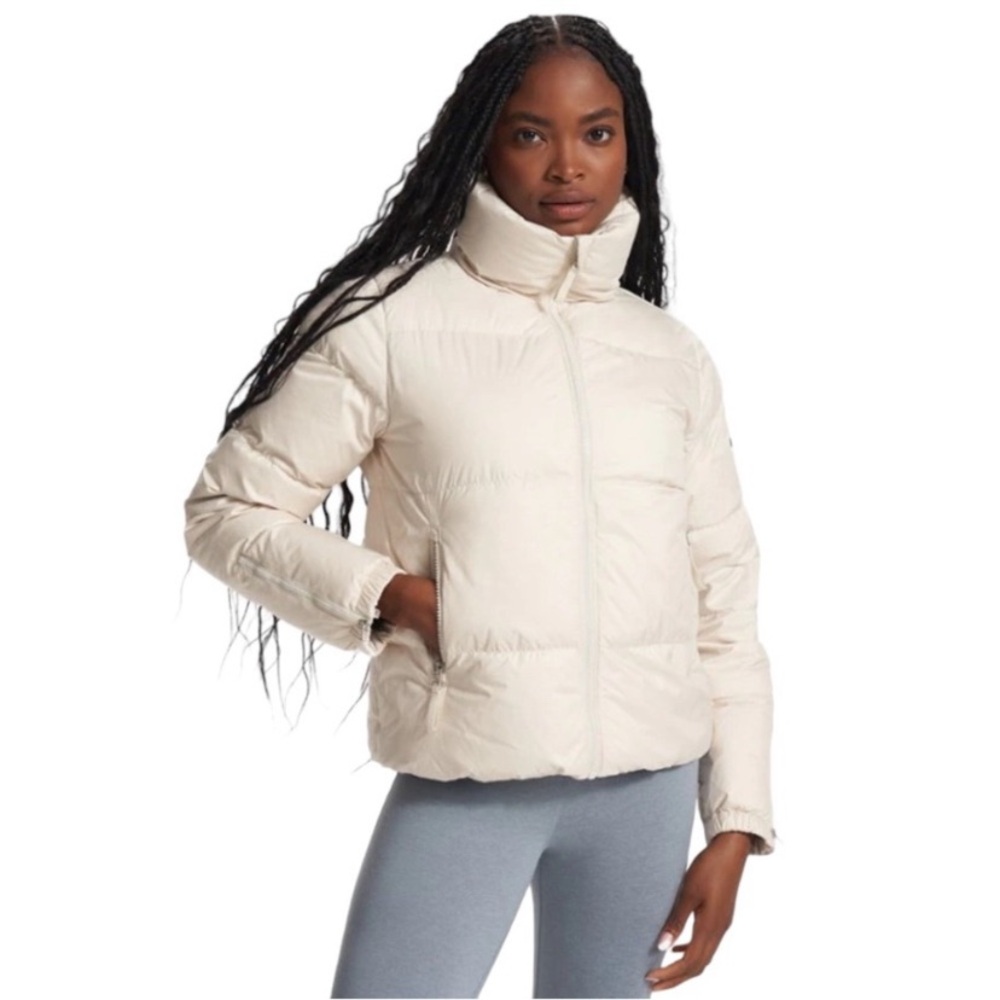 NWT Vuori Hillside Down Parka Puffer Jacket Coat Cream size Large.